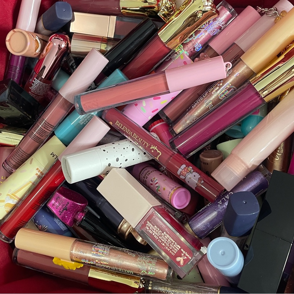 🎉@cutecart THANK YOU SO MUCH FOR YOUR BID🎉lippies ❤️💋
